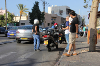 بالصور: مطاردة للشرطة في يافا تنتهي بإعتقال سائق دراجة نارية في شارع شديروت يروشلايم